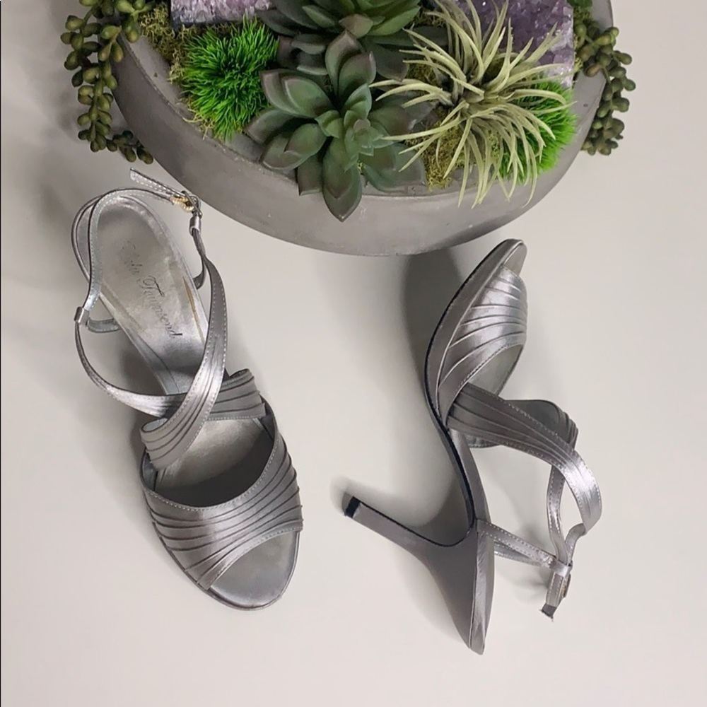 Boutique Silver Criss Cross Ankle Strap high heels women’s 7.5